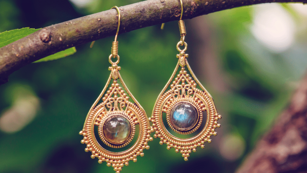 Why Daily Wear Gold Earrings Still Matter